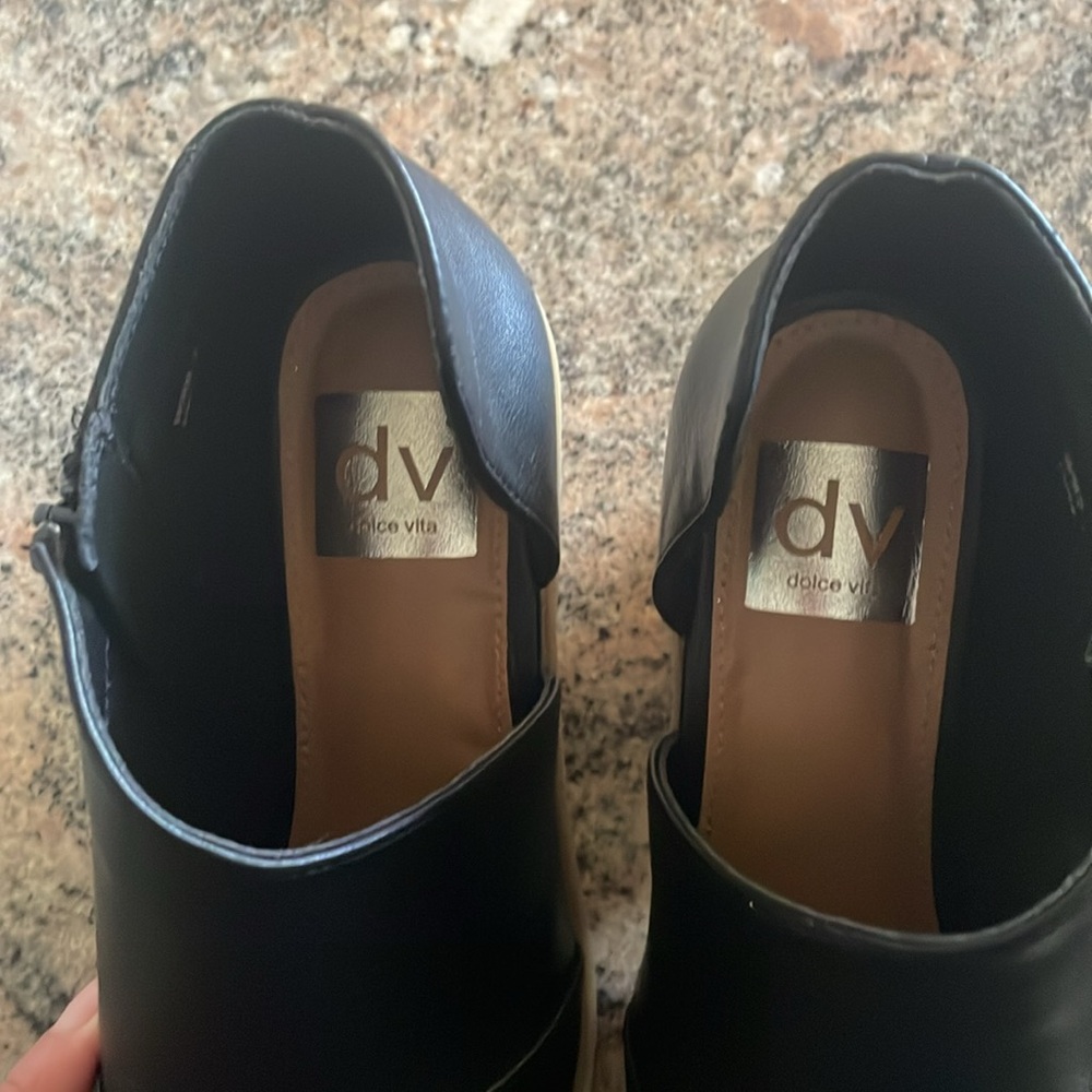 Dolce Vita Pointed Ankle Booties - Picture 8 of 9